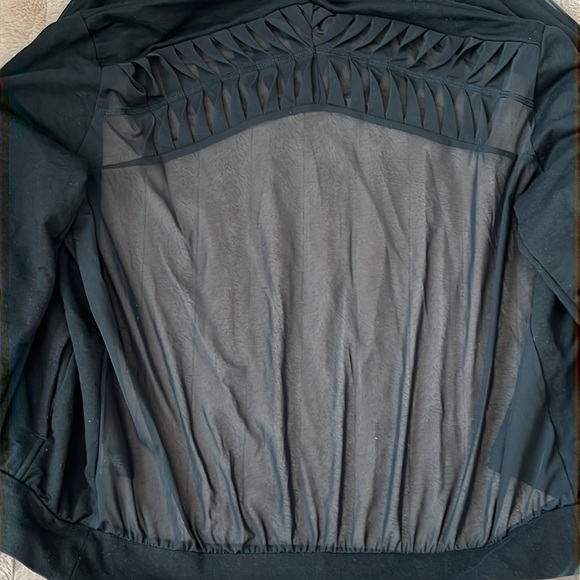 Victoria’s Secret mesh-back jacket medium - Picture 8 of 8